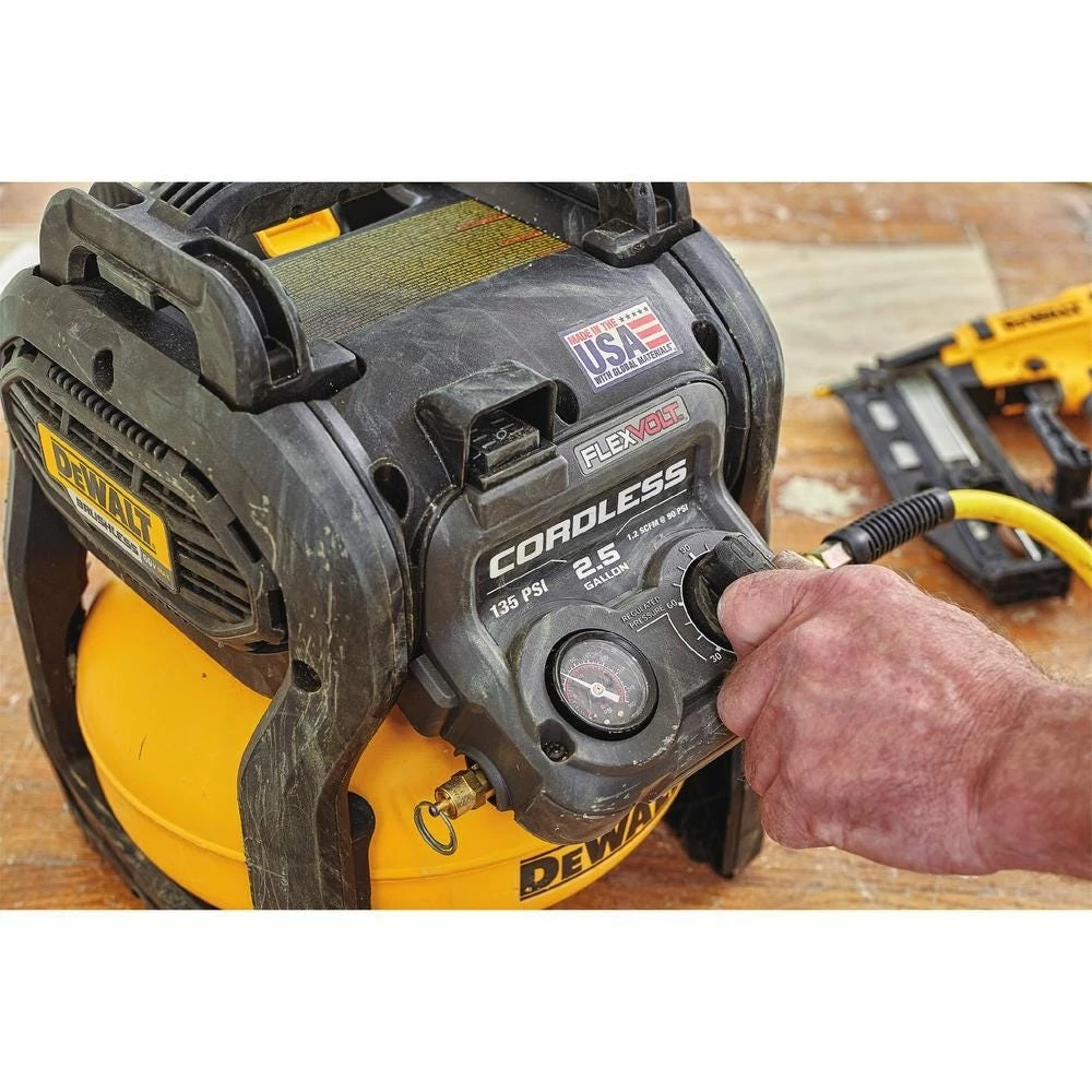DeWalt Flexvolt® 60V MAX* 2.5 Gallon . Cordless Air Compressor Kit DCC2560T1 - Air Compressors 7 DeWalt Flexvolt® 60V MAX* 2.5 Gallon . Cordless Air Compressor Kit DCC2560T1 - Air Compressors - Image 7
